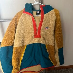 Nike BOLD Color Block Sherpa Pullover Hoodie 🔥